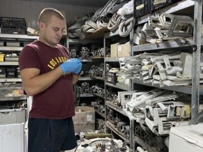 Продаємо нові та вживані запчастини до пральних машин